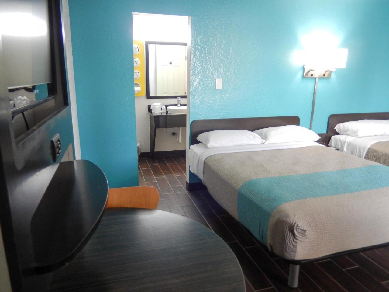 Hotel 6-portland, Tx Portland