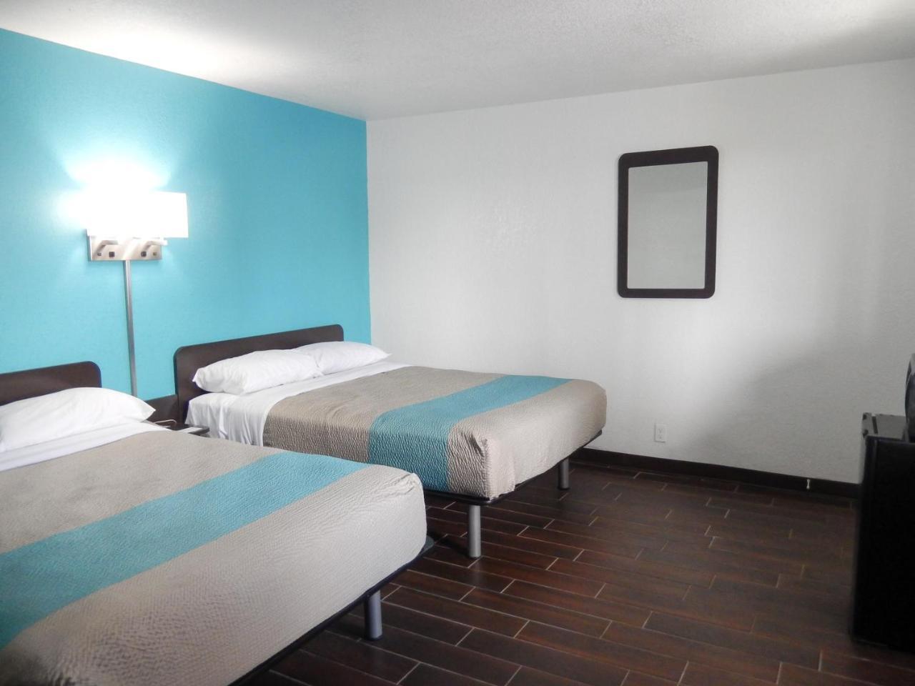 Hotel 6-portland, Tx
